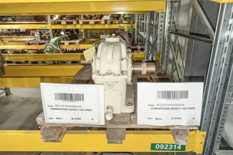 2 tandwieltransmissies Flender SEN160