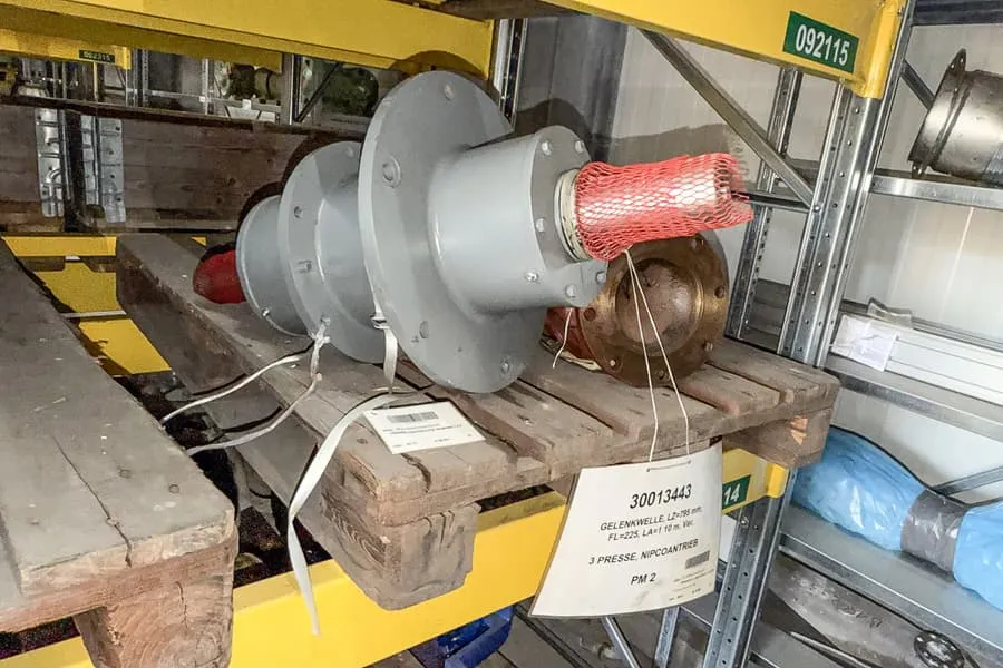 Hnací hřídel a axiální ventilátor