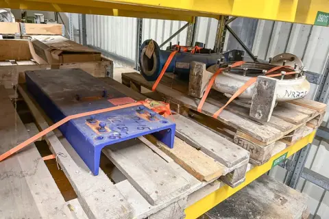 3 pallets pomponderdelen