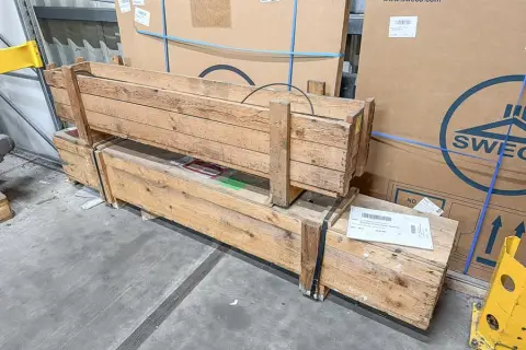 2 caisses avec faisceaux de tubes