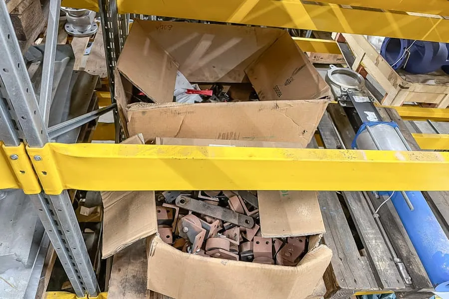 2 cartons de matériel de fixation