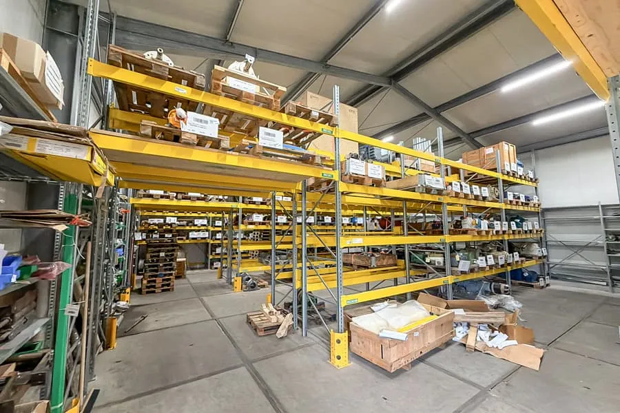 2 palletstellingen, ca. 21 strekkende meter