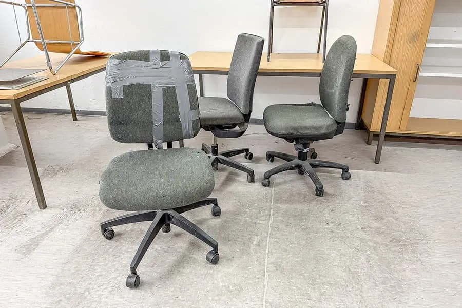 4 bureaustoelen met wieltjes