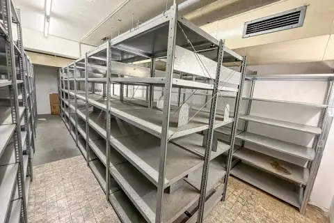 Steekrek-installatie, verzinkt