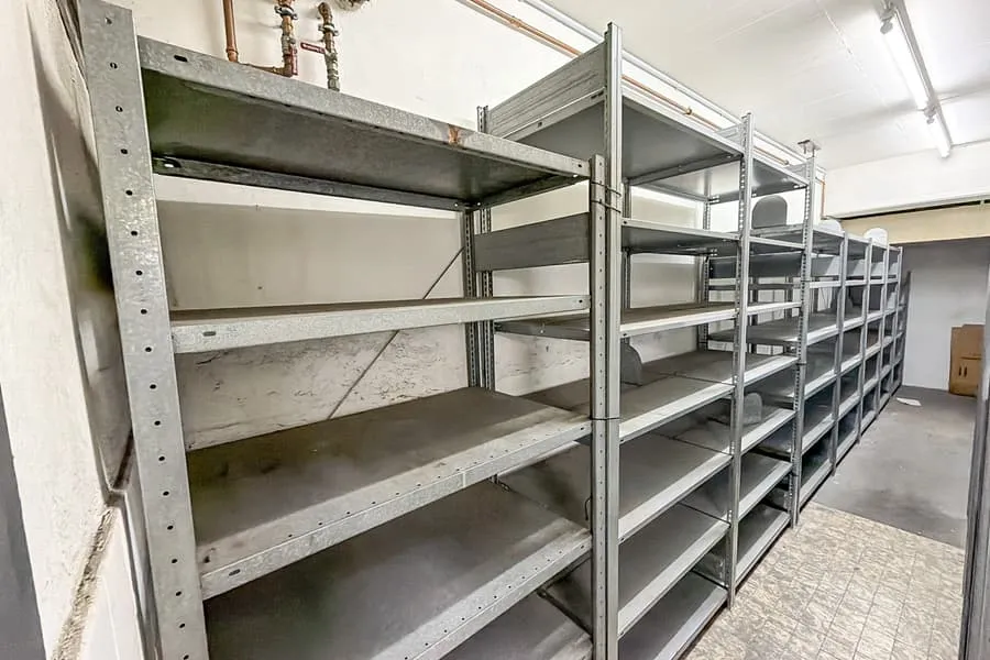 8 slot-in shelving units