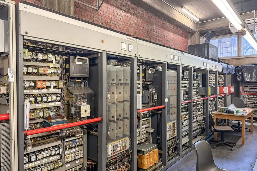 Armoire électrique AEG