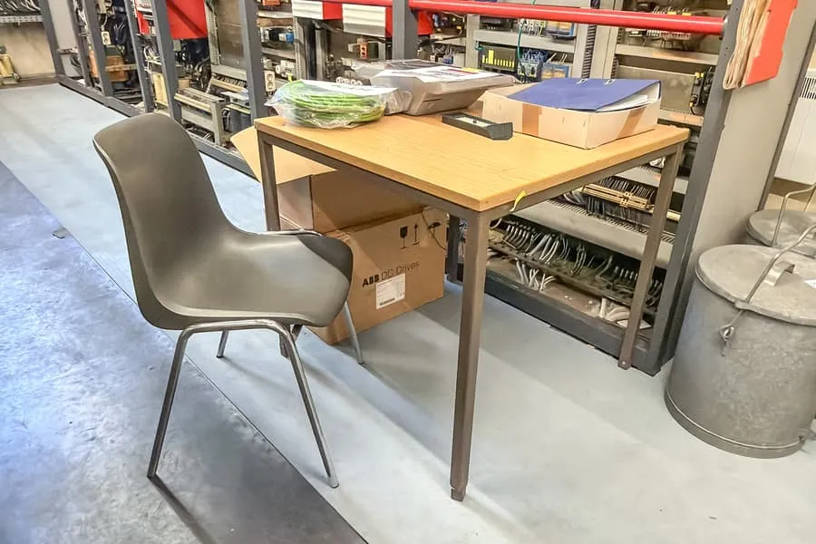 Table et chaise