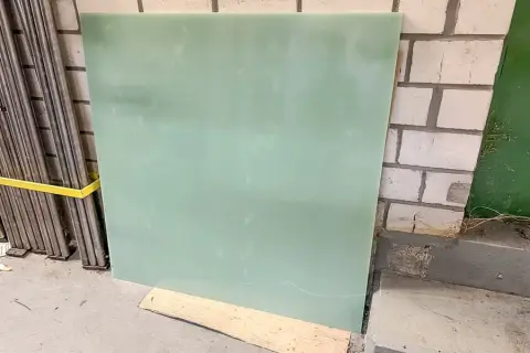 2 plexiglas platen