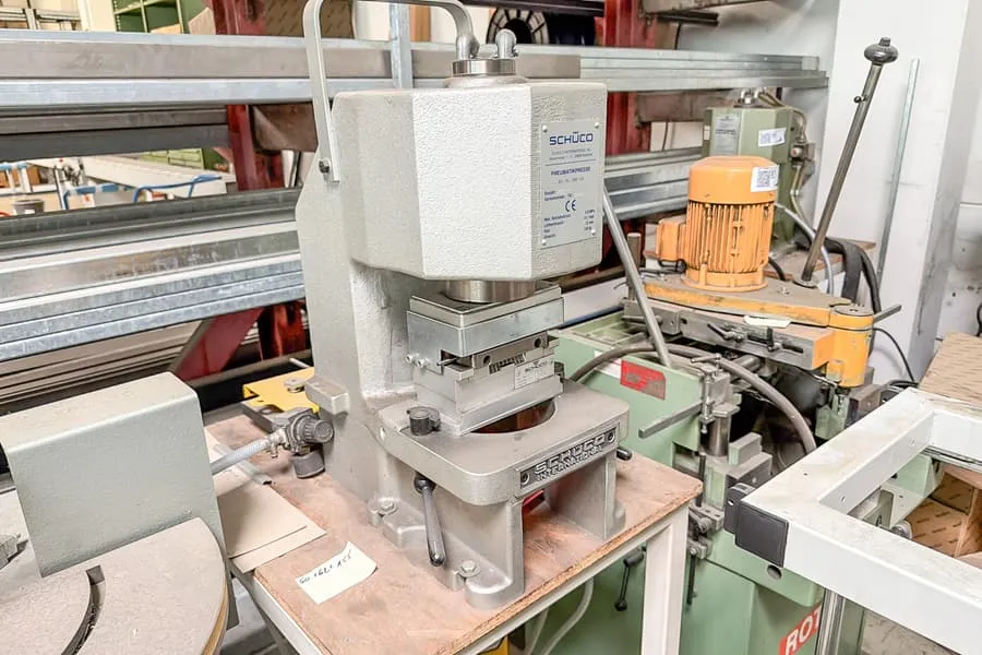 Presse pneumatique Schüco