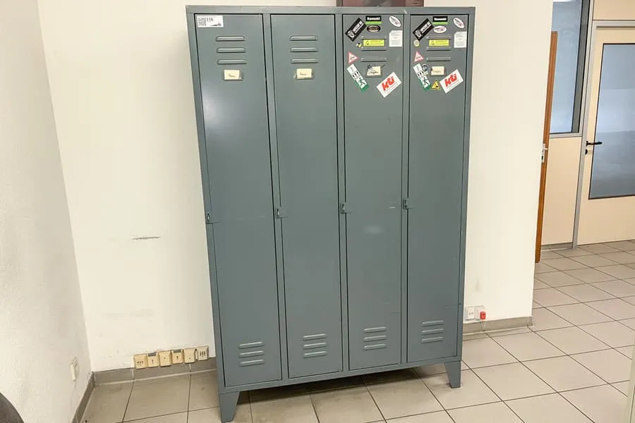 Armoire vestiaire, 4 portes