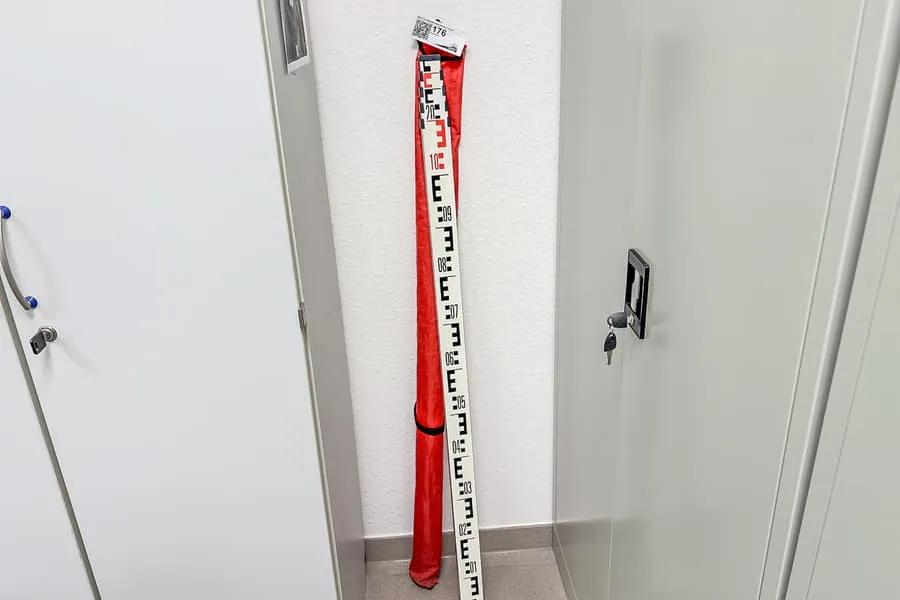 Łata niwelacyjna teleskopowa