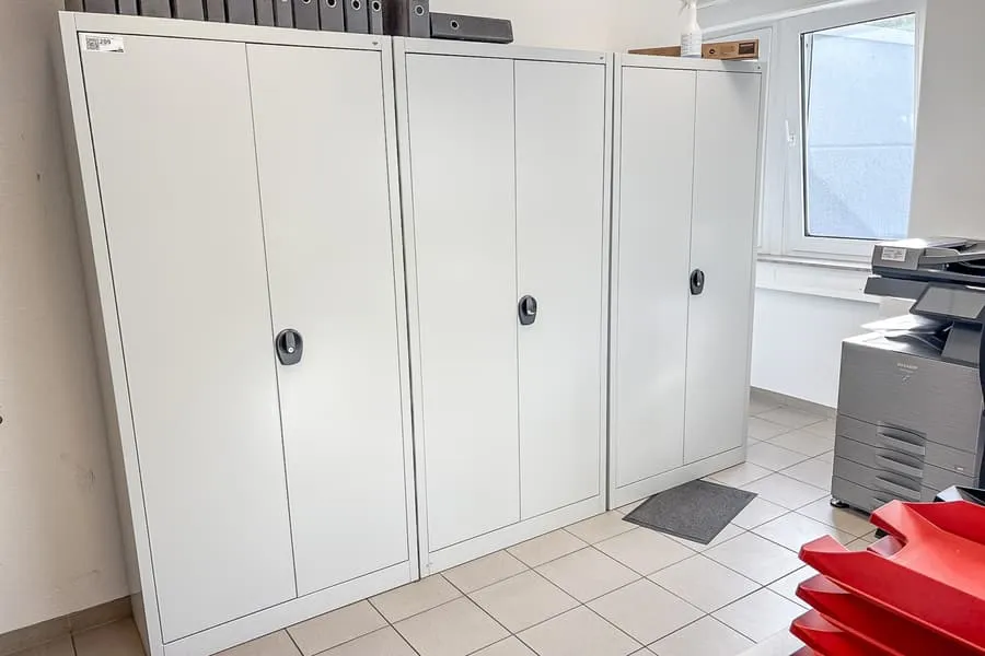 3 armoires d'atelier