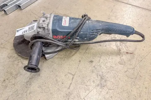 Электрическая угловая шлифмашина Bosch GWS 22-230 JH