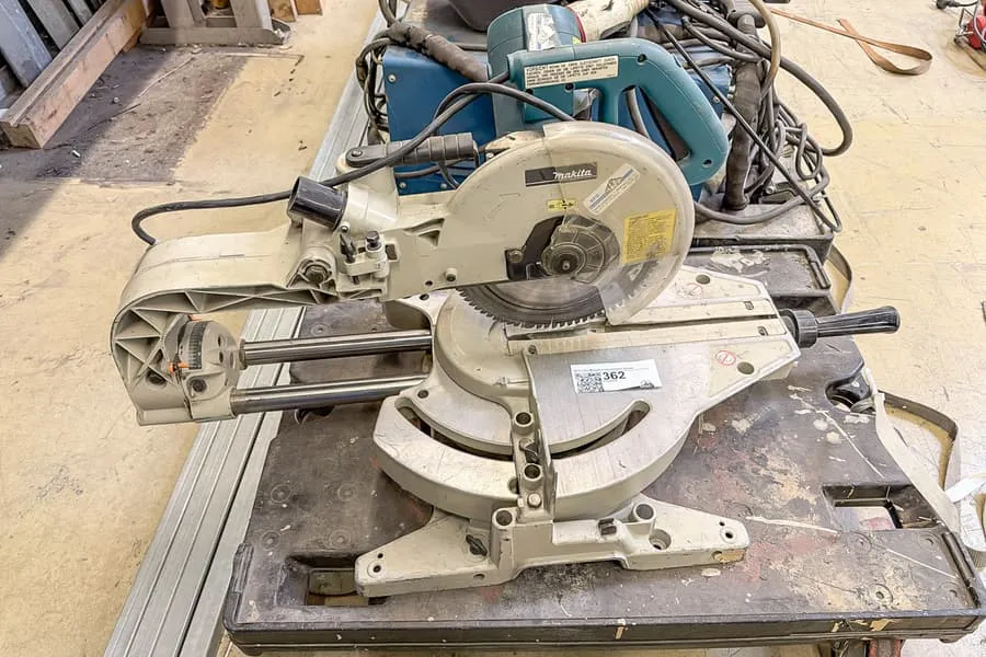 Scie à onglets Makita LS1013
