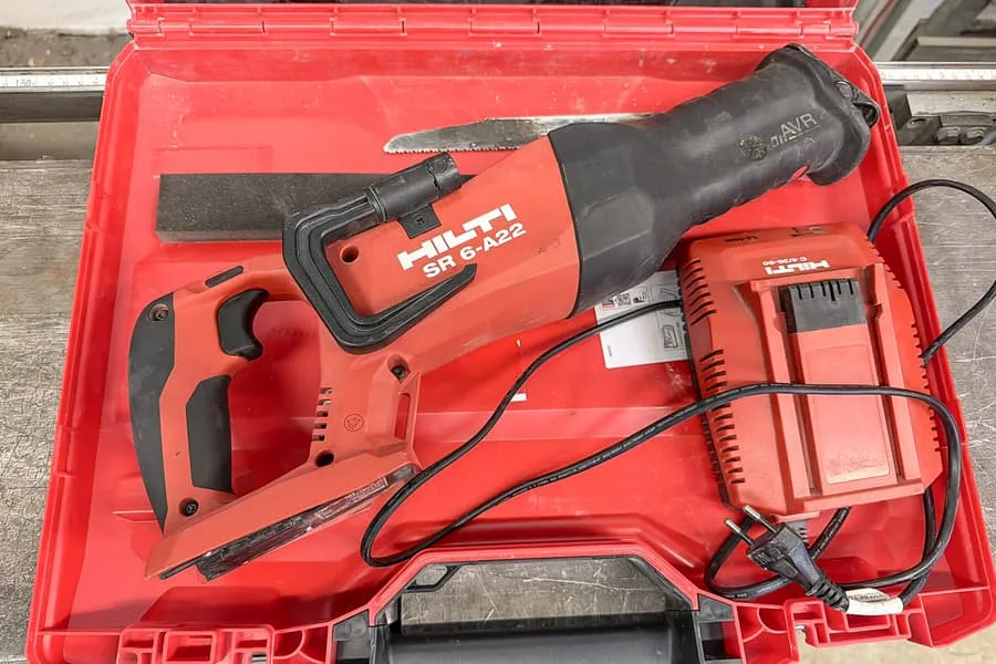 Akumulátorová pila ocaska Hilti SR 6-A22