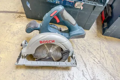 Scie circulaire sans fil Bosch GKS 18 V-LI