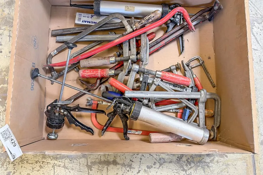 Caisse avec outils