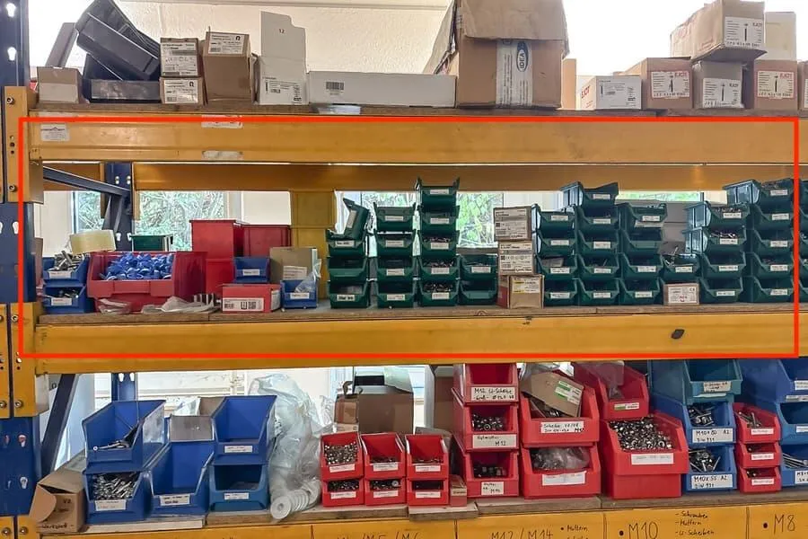 Shelf level contents: various connection and fastening materials