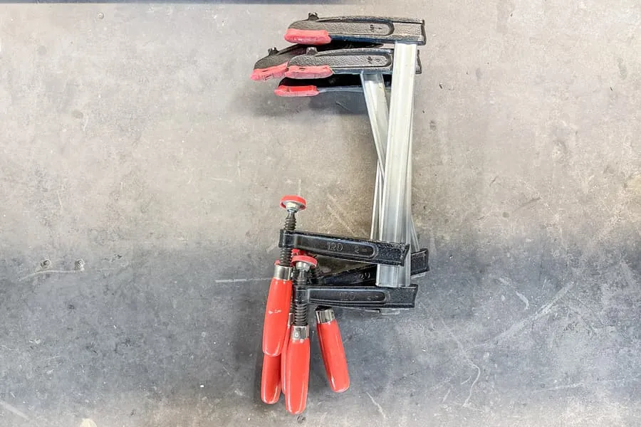 5 serre-joints