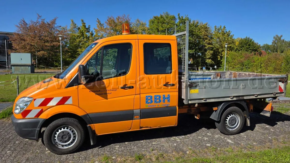 1 Mercedes-Benz Sprinter with 3-side tipper *project vehicle*
