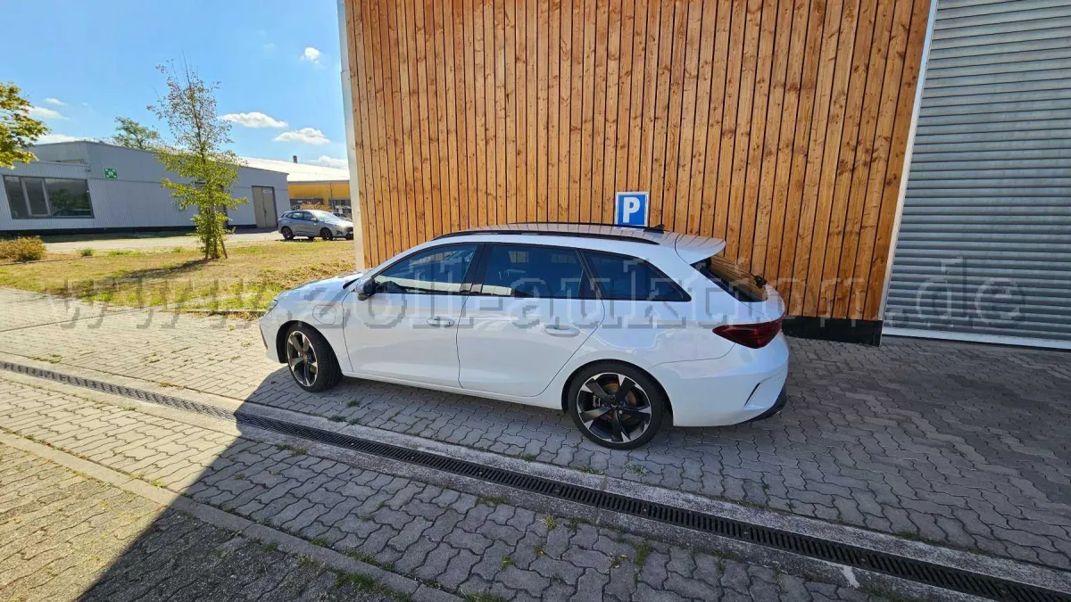 1 Seat CUPRA LEON SP E-HYBRID150