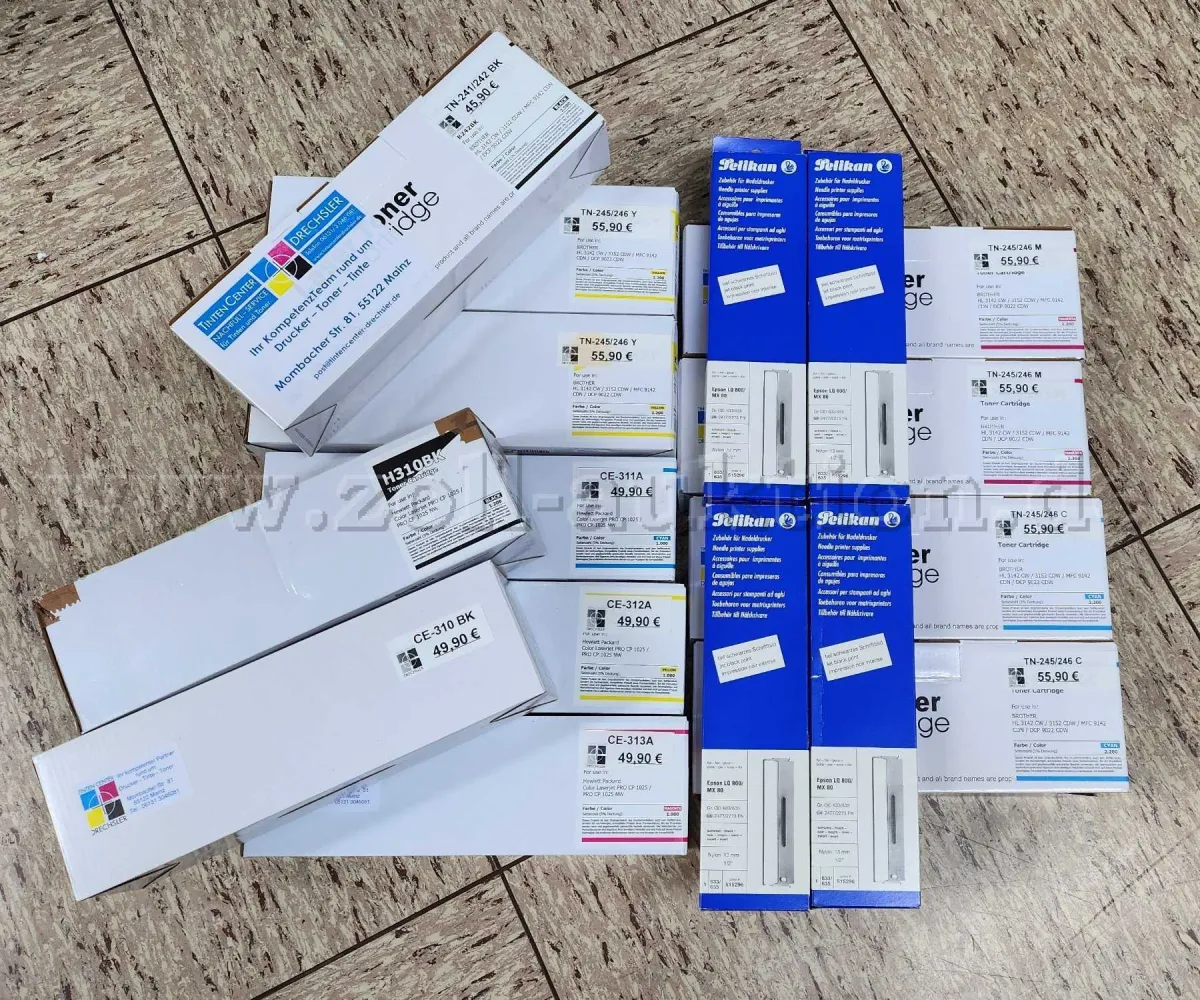 12 toners pour imprimantes Hewlett-Packard et Brother + 4 rubans Pelikan