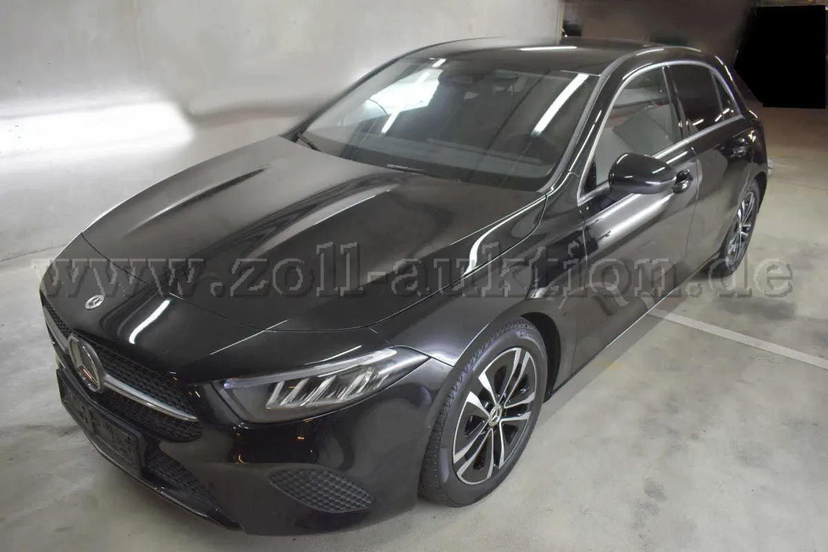 1 Mercedes-Benz A 180 essence 7 vitesses DCT "Progressive Line"
