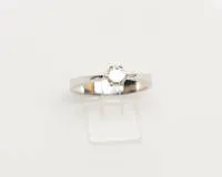 Solitaire ring, 18kt witgoud, 1 diamant ca. 0,32 ct, ca. 3,4 g, maat 53