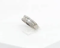 Band ring, 18kt white gold, brilliants and diamonds total approx. 1.03 ct, approx. tw/vs1-si, 5.6 g, size 55