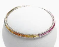 Armband, 14kt Weißgold, 63 Saphire zus. ca. 8.38 ct., ca. 9.8 g, ca. 18.5 cm lang