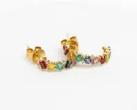 Para półkolczyków, złoto żółte 18kt, 16 małych brylantów razem ok. 0,16 ct, ok. w/si, 14 kolorowych szafirów razem 1,30 ct, 4 szmaragdy, ok. 0,20 ct, ok. 3,66 g