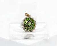 Pendentif, or jaune 18 ct, probablement tsavorite, env. 3 g, une pierre remplacée