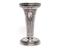 Tafelaufsatz oder Blumenvase, deutsch, um 1900, Silber 800, neoklassizistisches Dekor, gravierte Widmung des Vaterländischen Frauenvereins Bergheim, H. 24 cm, ca. 340 g