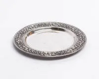 Bord, 1e helft 20e eeuw, zilver 900, rand met floraal reliëfdecor, fabrieksmerk HK, ø 20 cm, ca. 241 g