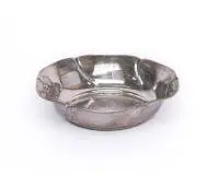 Coupe, argent 830, décor martelé, H. 4.5 cm, ø env. 17.5 cm, 164 g
