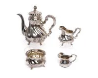 4-piece mocha service as a lot, Baroque form, silver 850, 835 and 800, mocha pot silver 850, milk jug and sugar bowl silver 835, each on a four-lobed base, another small milk jug in silver 800, H. 17.5 - 5 cm, total weight 618 g