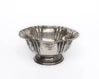 Footed bowl, German, after 1888, silver 835, Baroque form, H. 9.5 cm, ø approx. 19 cm, 225 g, base with dent and damaged area