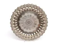 Plateau rond en argent, argent 835, Richard Nagel, Bad Tölz, fait main, bord ondulé, décor végétal ajouré, env. 1 265 g