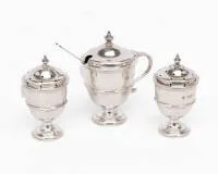 Pepper, salt and mustard dishes, London, 1895, sterling, one small spoon, total approx. 214 g