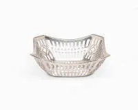 Small silver openwork bowl, Hessenberg, 20th century. Silver 800, wall with geometric openwork decoration, approx. 9.5 x 9.5 cm, approx. 80 g