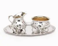 Pot à lait et sucrier sur plateau, Wilkens, Brême, argent 835, intérieur doré, total env. 283 g
