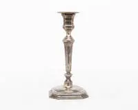 Bougeoir de style classique, Prato, Italie, dernier tiers du 20e s., argent 800, fût conique sur base octogonale, H. 20 cm, env. 241 g
