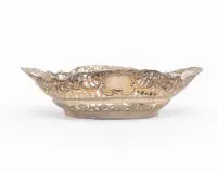 Corbeille ajourée, argent 800, allemand, poinçon de maître AMD, fond avec relief de rose, 7,5 x 29 x 22,5 cm, env. 412 g