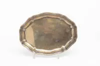 Petit plateau, Pays-Bas, 1949, argent 833, forme mouvementée, 24 x 18,5 cm, env. 253 g