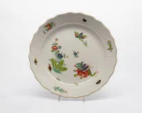 Grande assiette, Meissen, marque aux épées croisées, 1860 - 1924, Sulkowski-Ozier avec décor Ch'i-lin et liseré doré, ø 38 cm