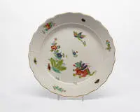 Grande assiette, Meissen, marque aux épées croisées, 1860 - 1924, Sulkowski-Ozier avec décor Ch'i-lin et liseré doré, ø 38 cm