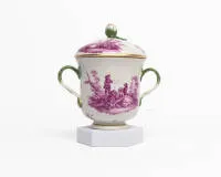 Roompot met deksel, Meissen, 2e helft 18e eeuw, paarse camaïeu schildering, hoogte ca. 13,5 cm