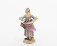 Paire de figurines des "Cris de Paris", Meissen, 1er choix, marque aux épées croisées, vendeuse de poisson, H. 14 cm et vendeuse de fleurs, env. 12 cm de haut