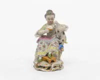 Figurine Fille avec chat, Meissen, marque aux épées, modèle B94, polychrome, décor doré, env. 12,5 cm, rubans recollés