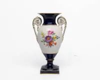 Vase amphore, Meissen, marque aux épées, fond bleu cobalt, peinture florale, décor doré, env. 23 cm de haut